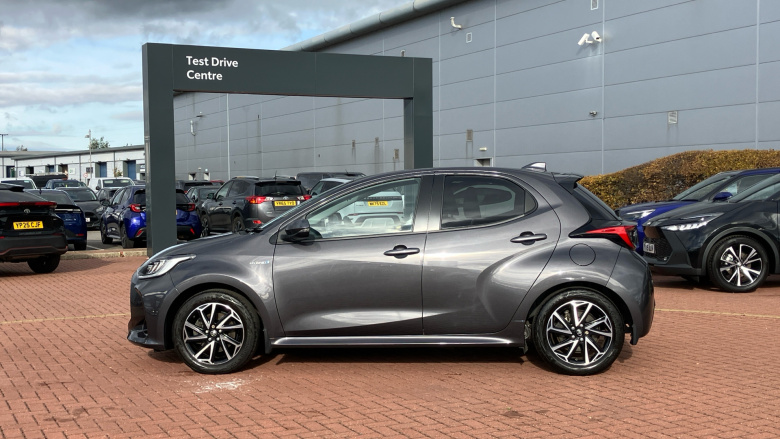 Toyota Yaris 1.5 Hybrid Design 5dr CVT Hybrid Hatchback